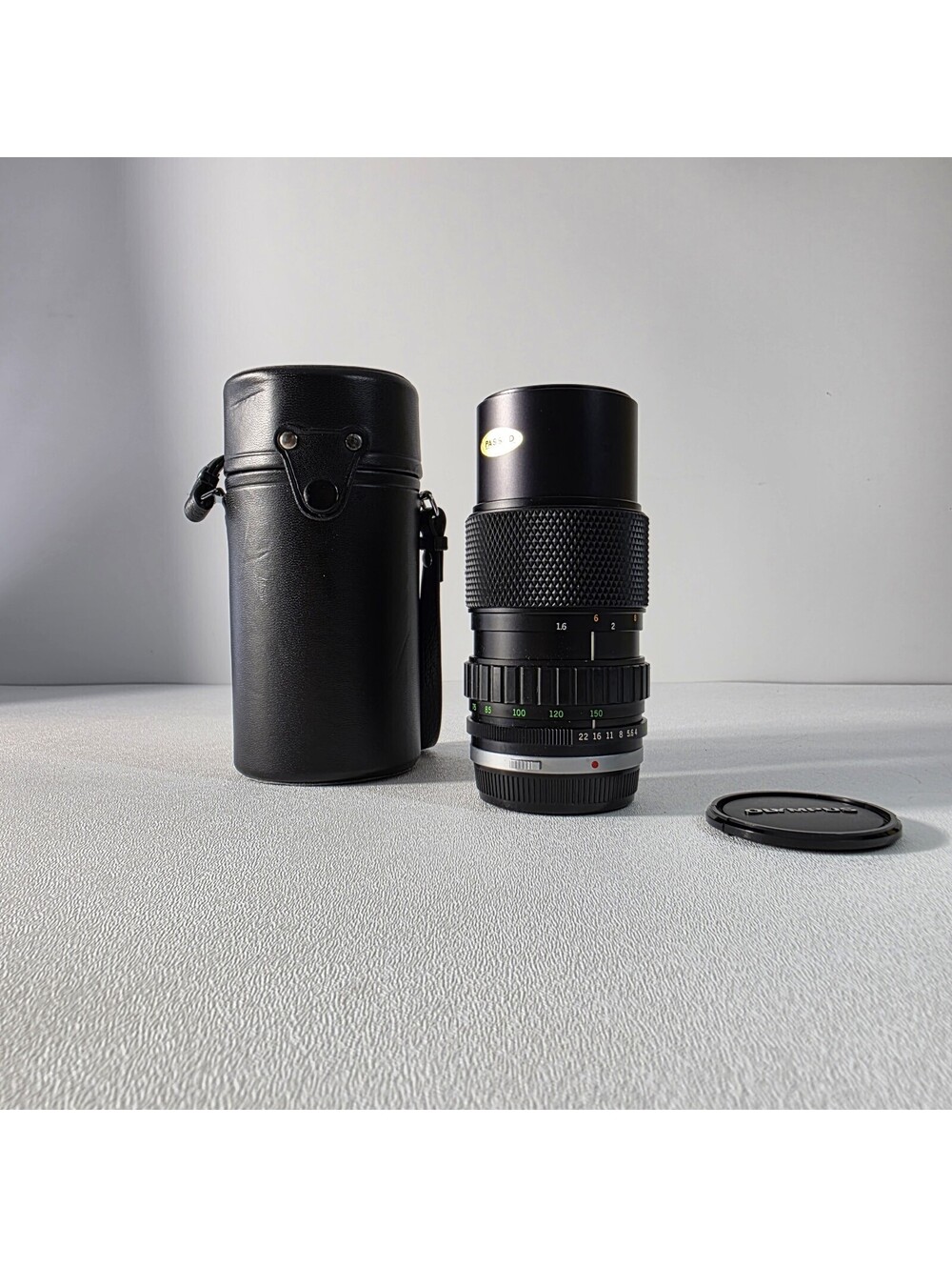Olympus OM 75-150mm f4 Zuiko Auto Zoom Lens W/Case